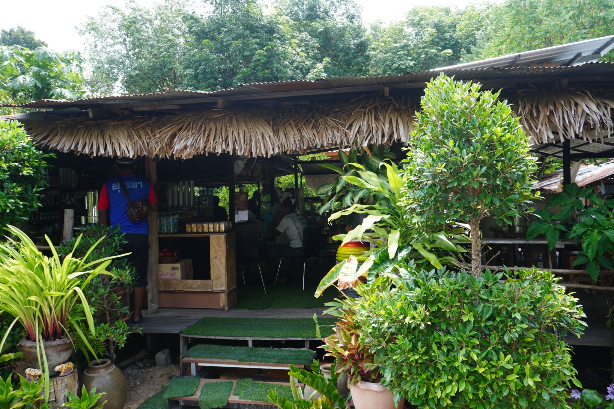 ร้านข้าวแกงป้าแดง